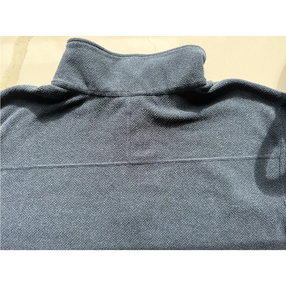 The North Face- Men’s navy quarter zip pullover. Size Large - Picture 7 of 7